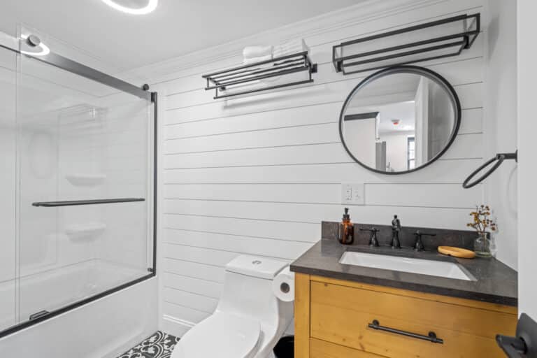 Lido-EastGreenwich-Bathroom
